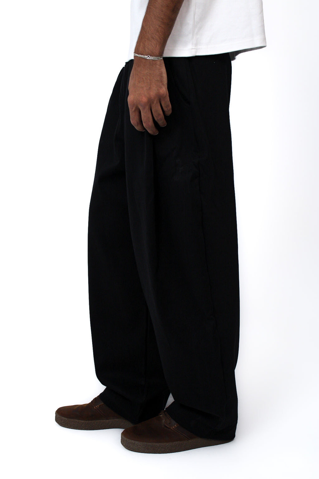 Pleated Balloon-Fit Pants in Black, side view